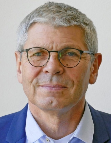 Dr. Rainer Halfar, OStD Schulleiter Dr. Rainer Halfar, OStD Schulleiter